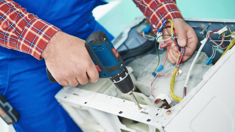 Akyurt Eminçelik Eminçelik çamaşır makinesi kart tamiri – Su almama arızası orijinal parça ile giderildi. - Teknik servis örneği